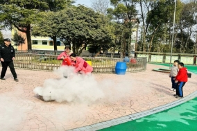 E:\惠自霞\炮幼总目录\2023-2024第二学期\2023-2024第二学期--网站新闻\消防演练照片2024.3.6\QQ图片20240306151023.jpg
