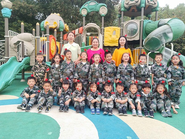 E:\班级照片\中三.jpg