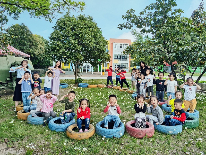 中一合影.jpg